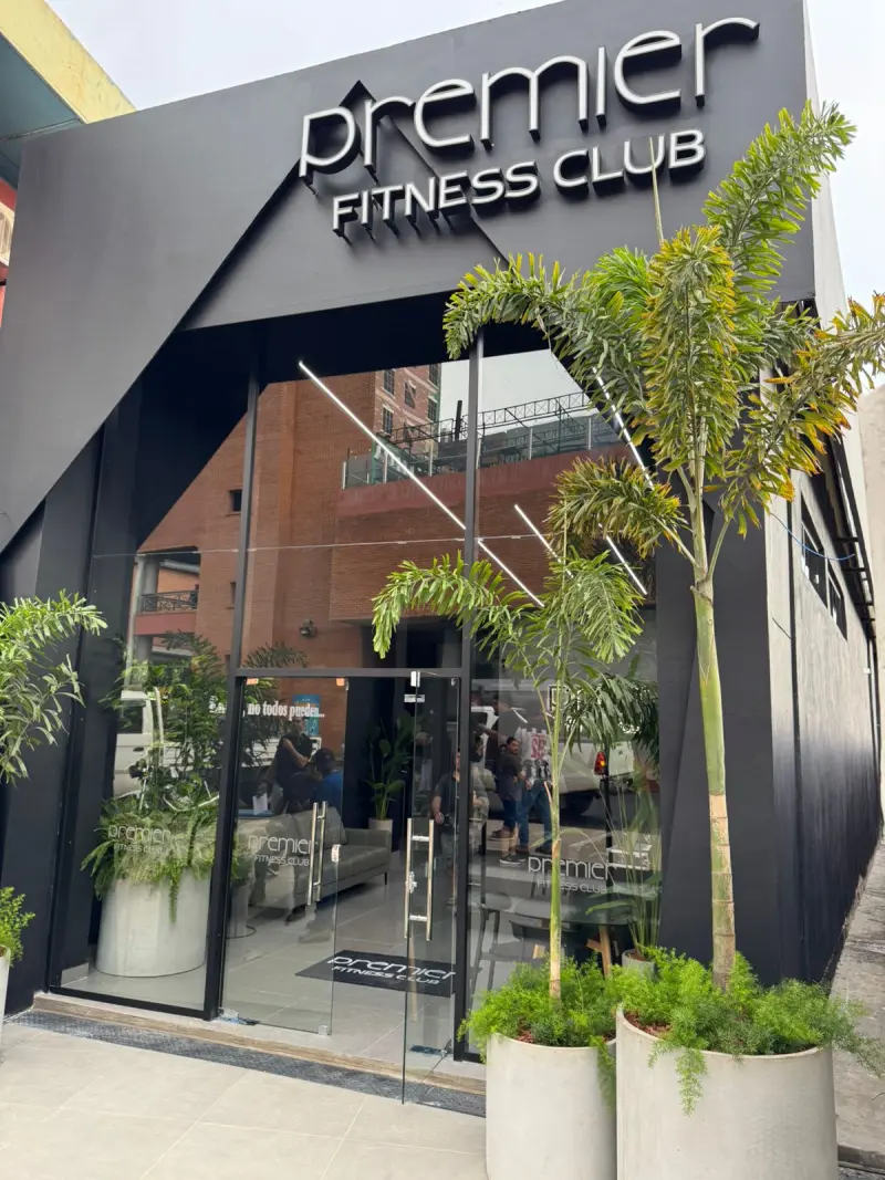 Fachada del gimnasio Laureles